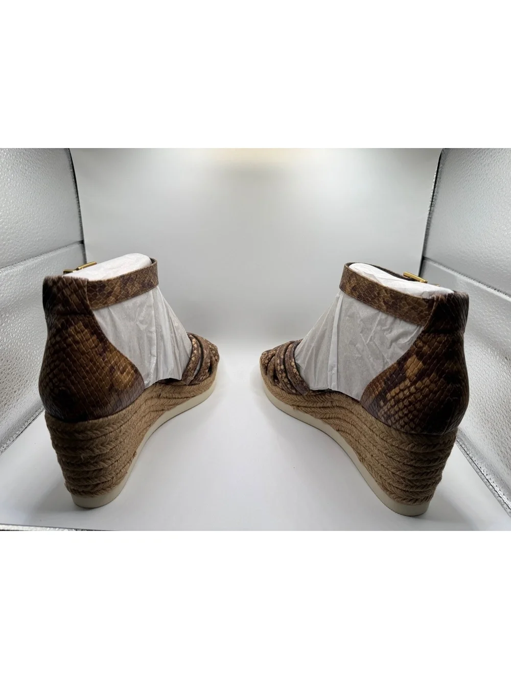 Vince Camuto new box